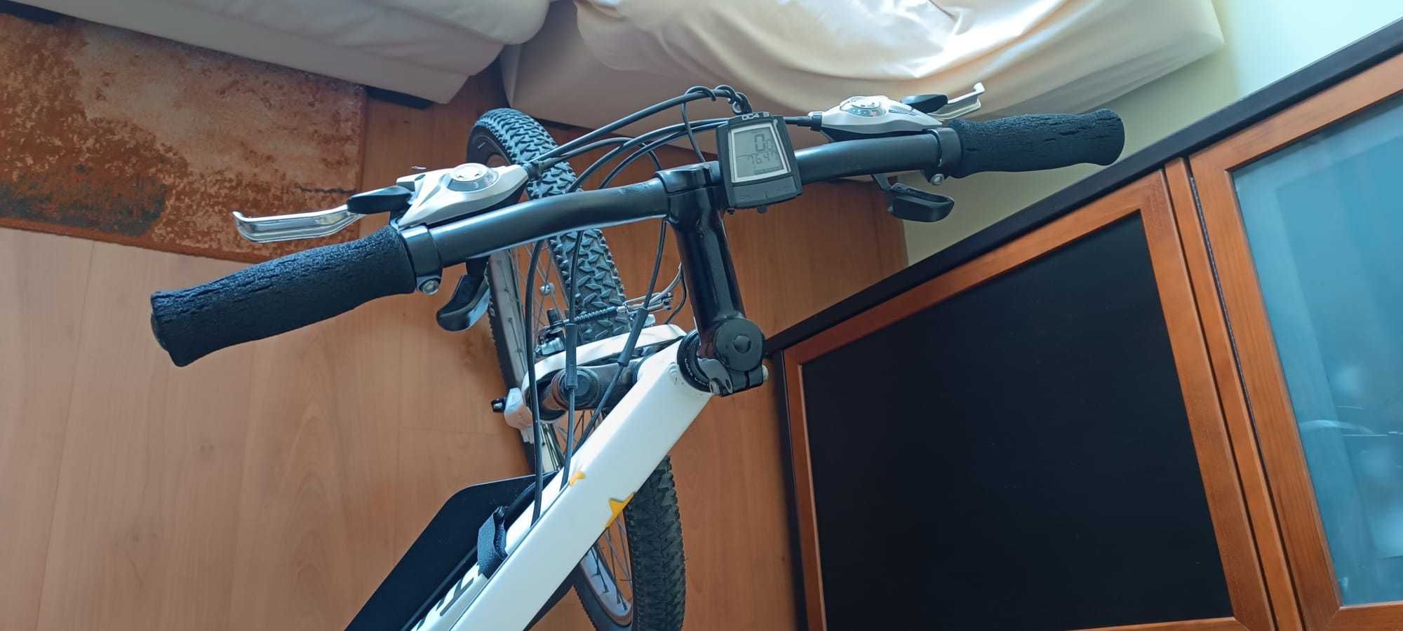 Bicicleta Rockrider 5.1  com accesorios inclusos