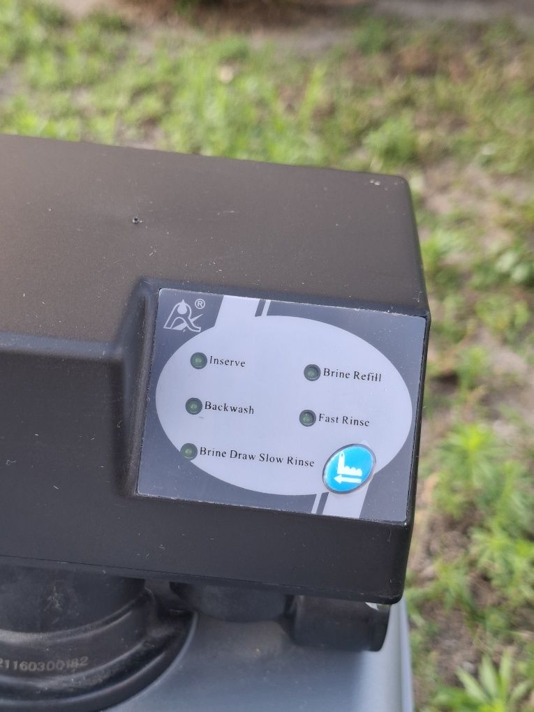 Zmiękczacz do wody półautomatyczny J-8