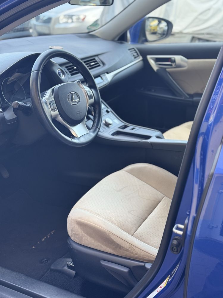Lexus CT200H niski przebieg