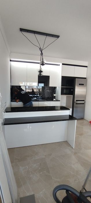 Portas, cozinhas, roupeiros