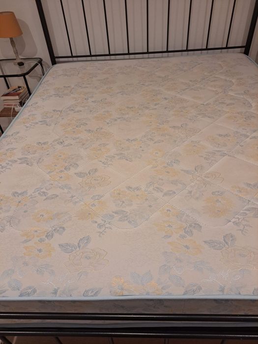 Colchão cama casal muito bom estado 1,60m x 2,0m