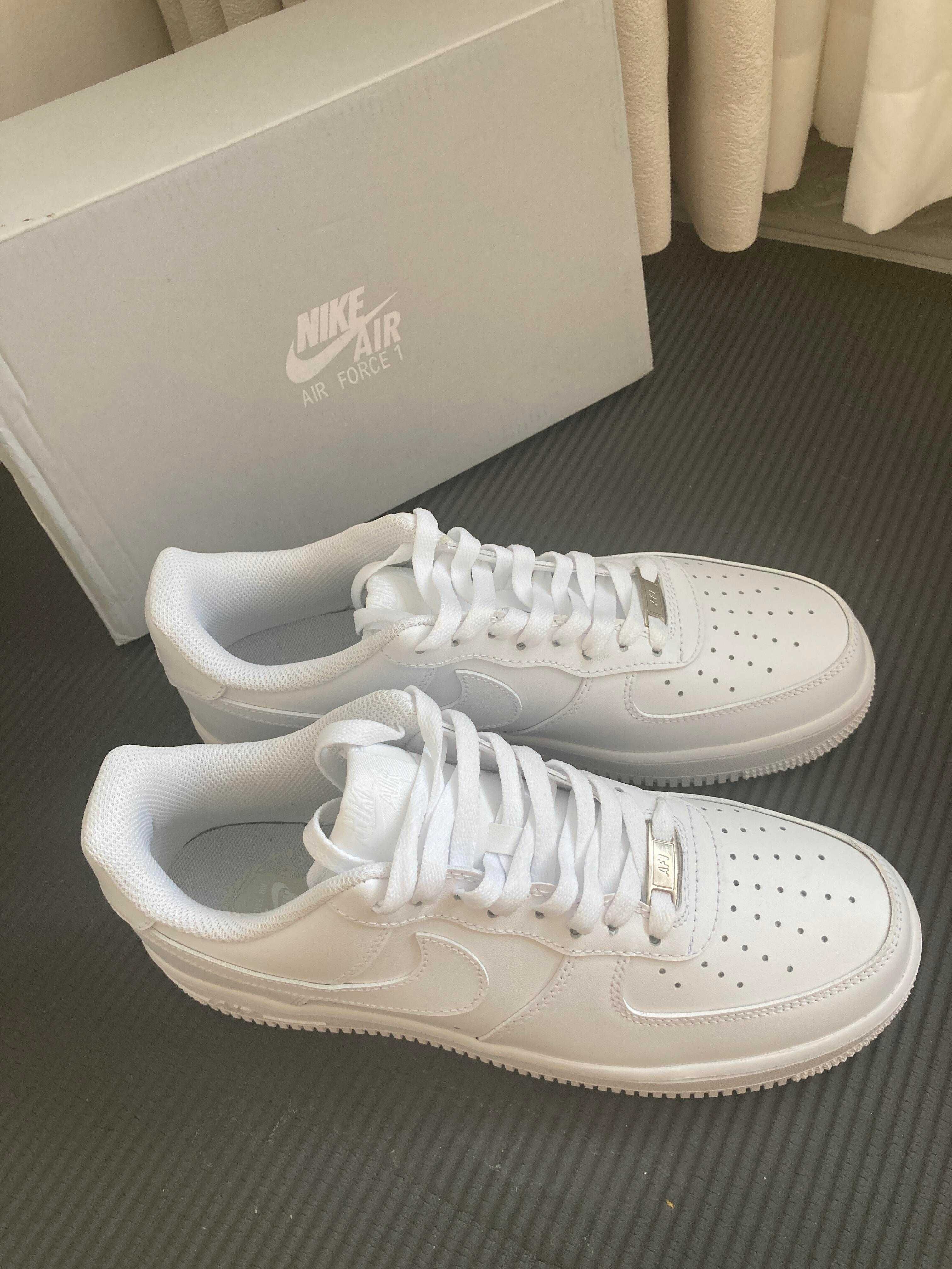 NikeAirForce1Low'07White-Nowe i nieuzywane R.44