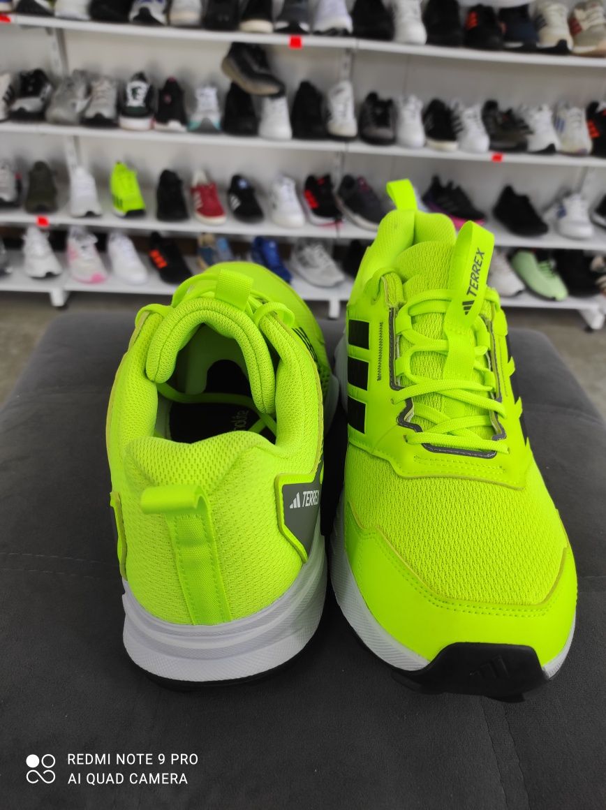 ОРИГІНАЛ 100% Кросівки Adidas Tracefinder JP7257 46