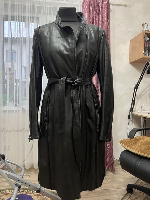 Кожанный плащ.