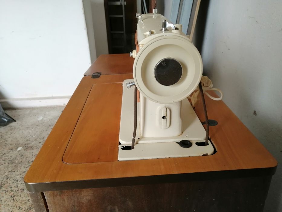 Máquina costura singer antiga