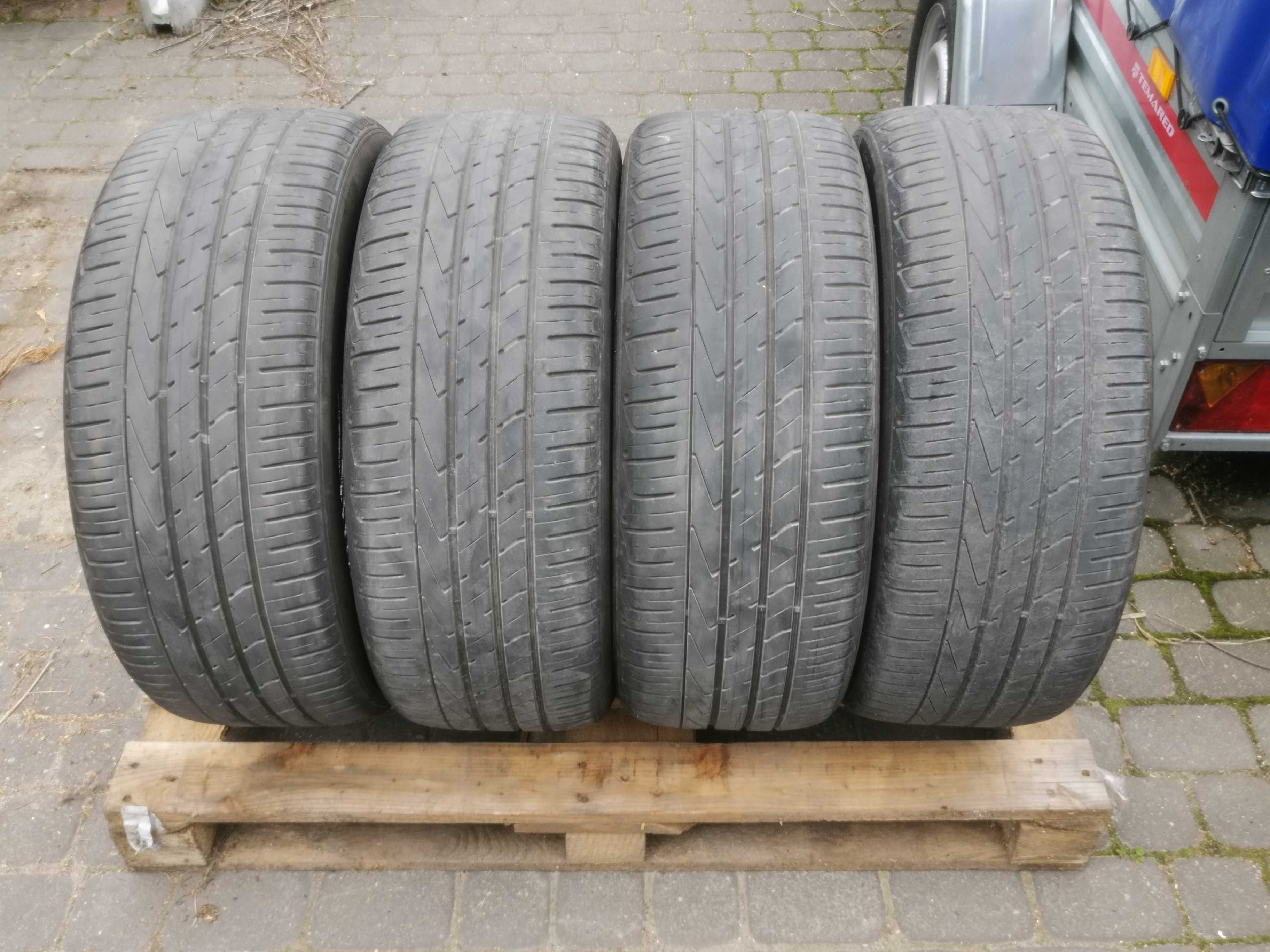 Komplet,  4 opony Hankook Ventus S1 Evo 2  SUV  235/50R19 99V