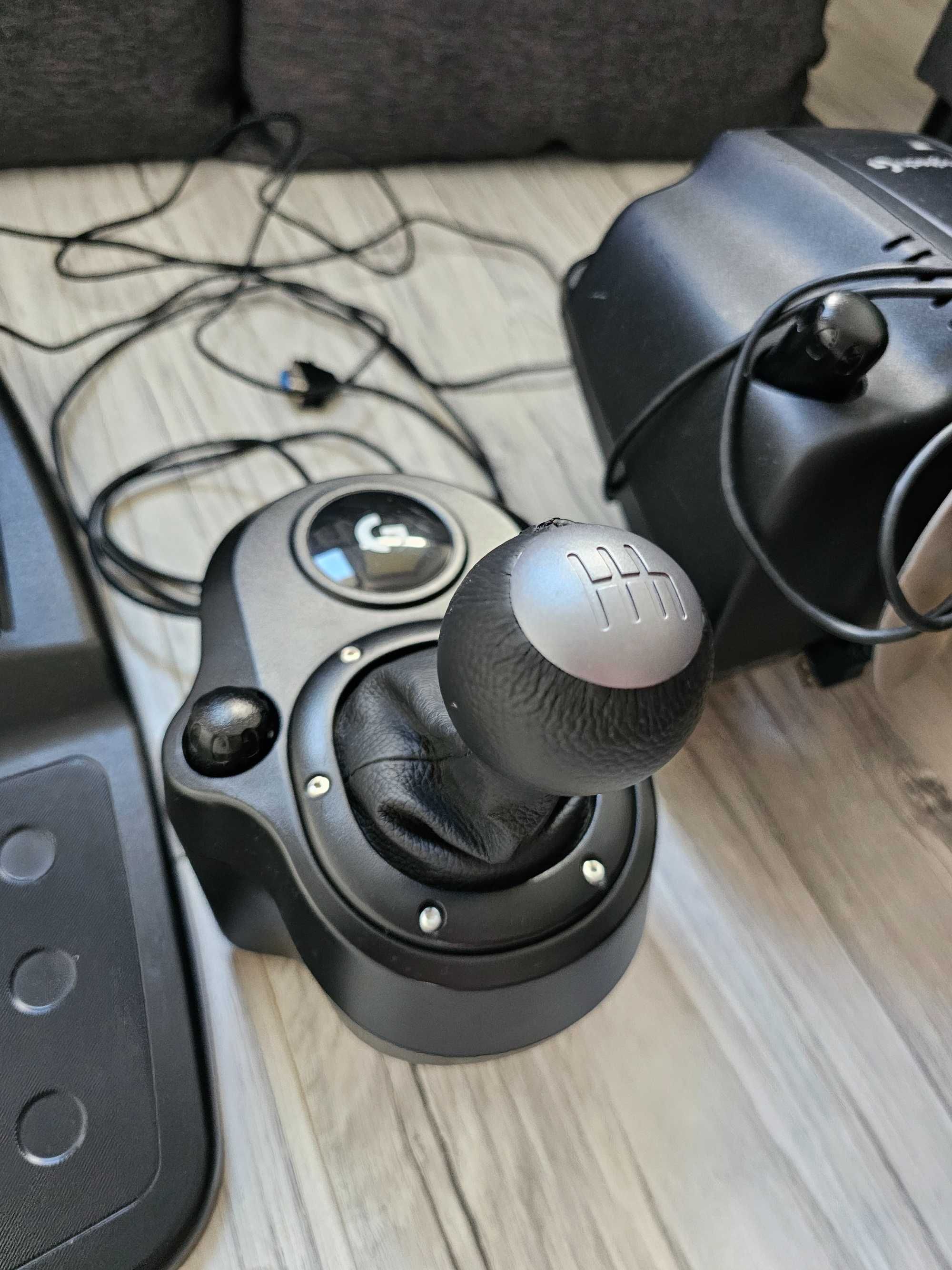 Zestaw Logiteh + shifter i niwa driftowa obręcz