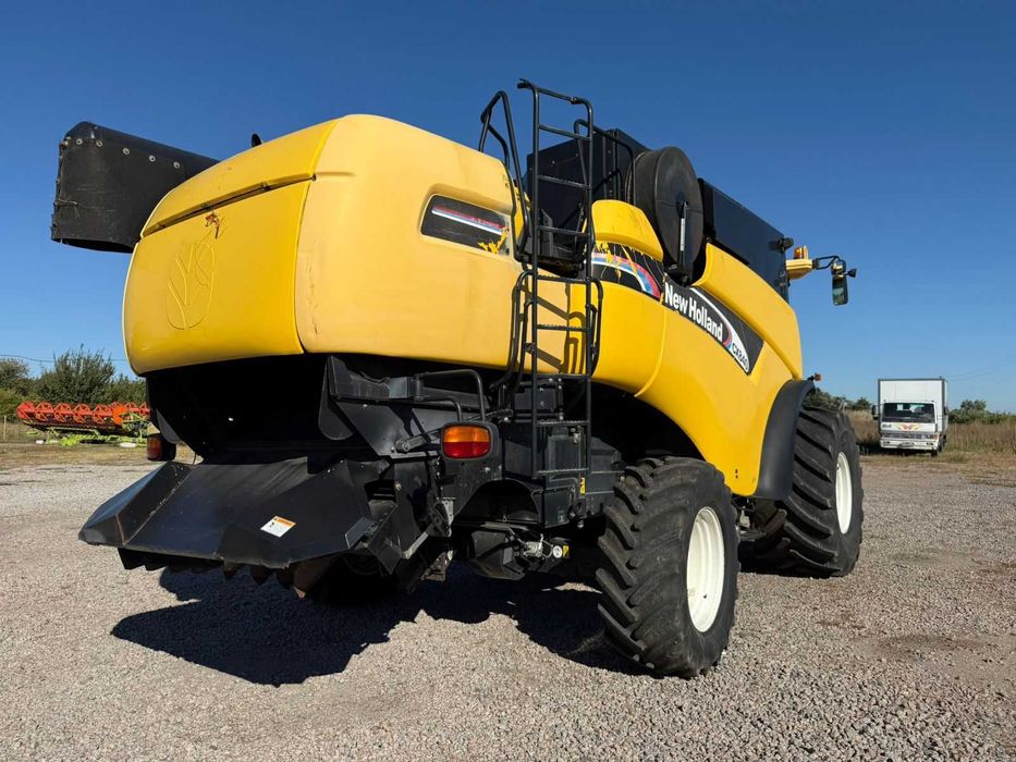 Зернозбиральний комбайн New Holland CX840