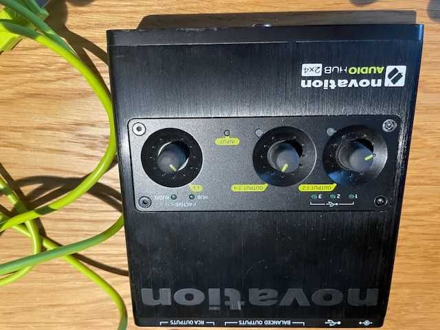 Interfejs audio Novation AudioHub 2x4 + sample i Ableton Lite