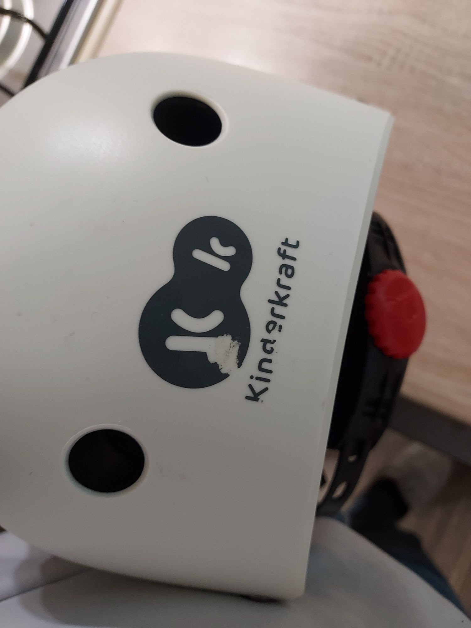 Kask Kinderkraft KASAFE00WHT0000 na rower hulajnogę dla dziecka