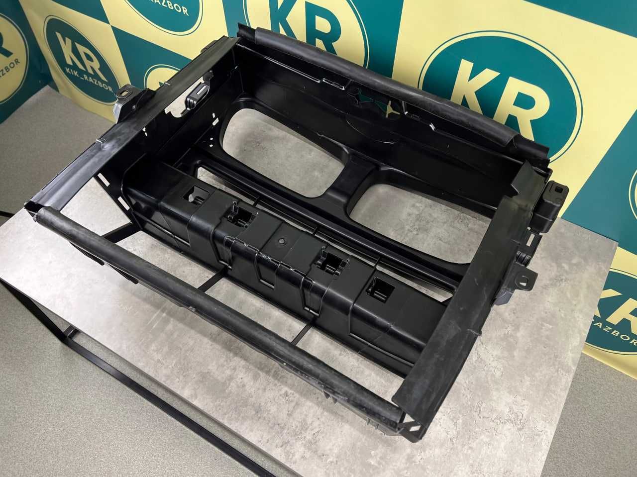 Воздуховод Центральний BMW  X3 ( F25 ) X4 ( F26 )	      51747210476