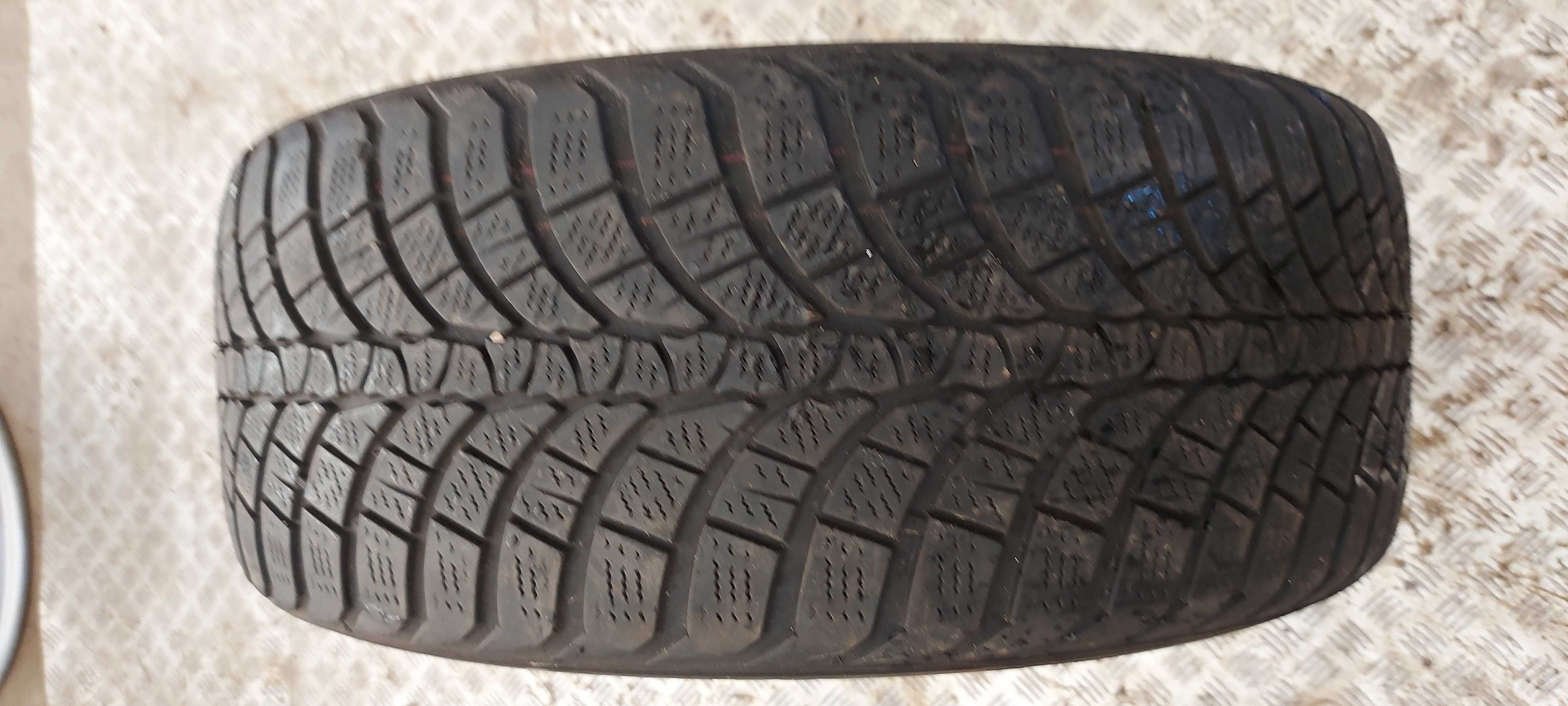 opona zimowa KUMHO 235/50 R17 2016R