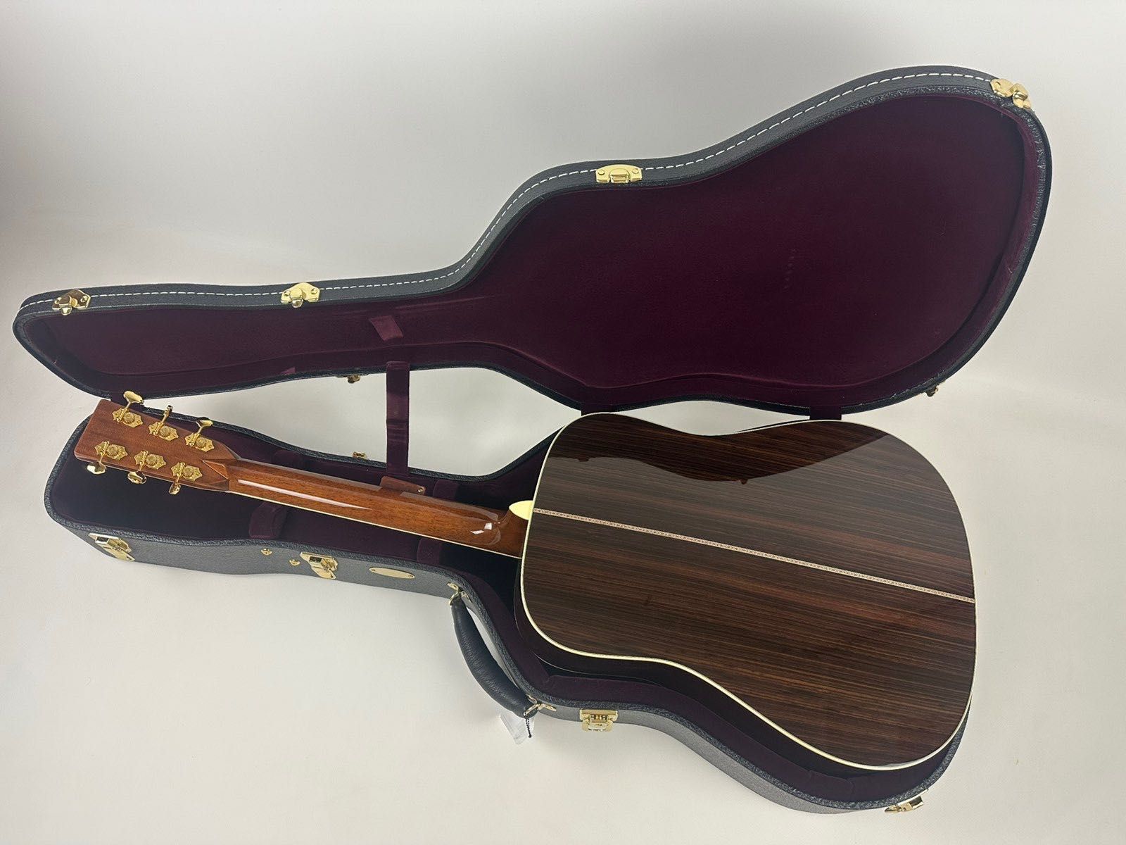 2024 Martin D-42 (New, 6500$)