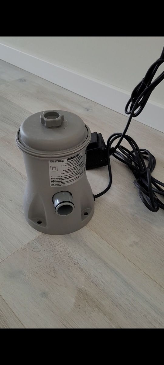 Bomba de filtragem para piscina (1 mês de uso)