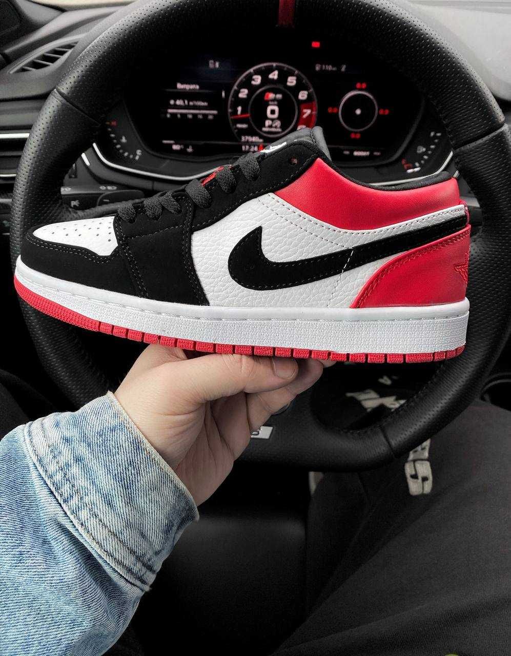 Jordan 1 Retro Low Black/Red