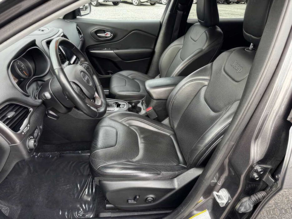 Jeep Cherokee Limited      2019