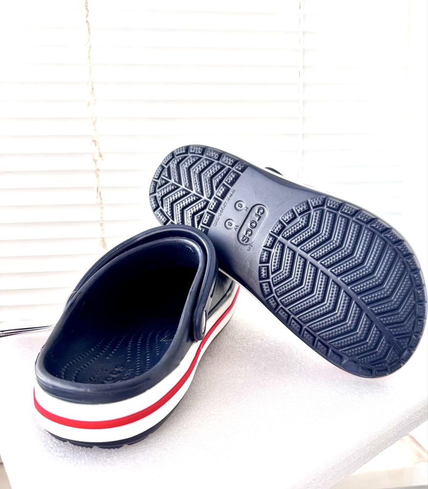 Crocs Крокс нові 37 М6 W8
