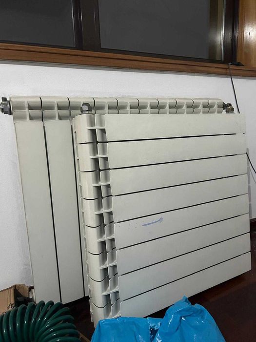 8 Radiadores como novos, 2toalheiros e 6 radiadores de aquecimento