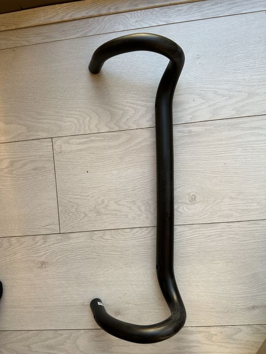 Karbonowa kierownica Gravel Cadex AR 420