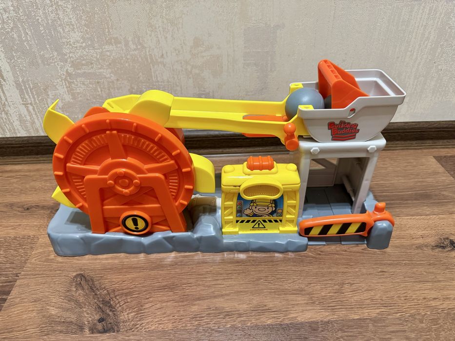Продам игрушку Строительная площадка