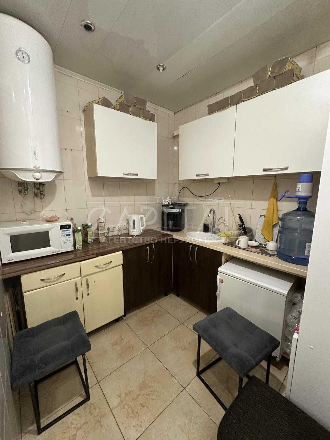 Продаж приміщення з орендарем 75 м², Б. Хмельницького, ЦЕНТР КИЄВА!