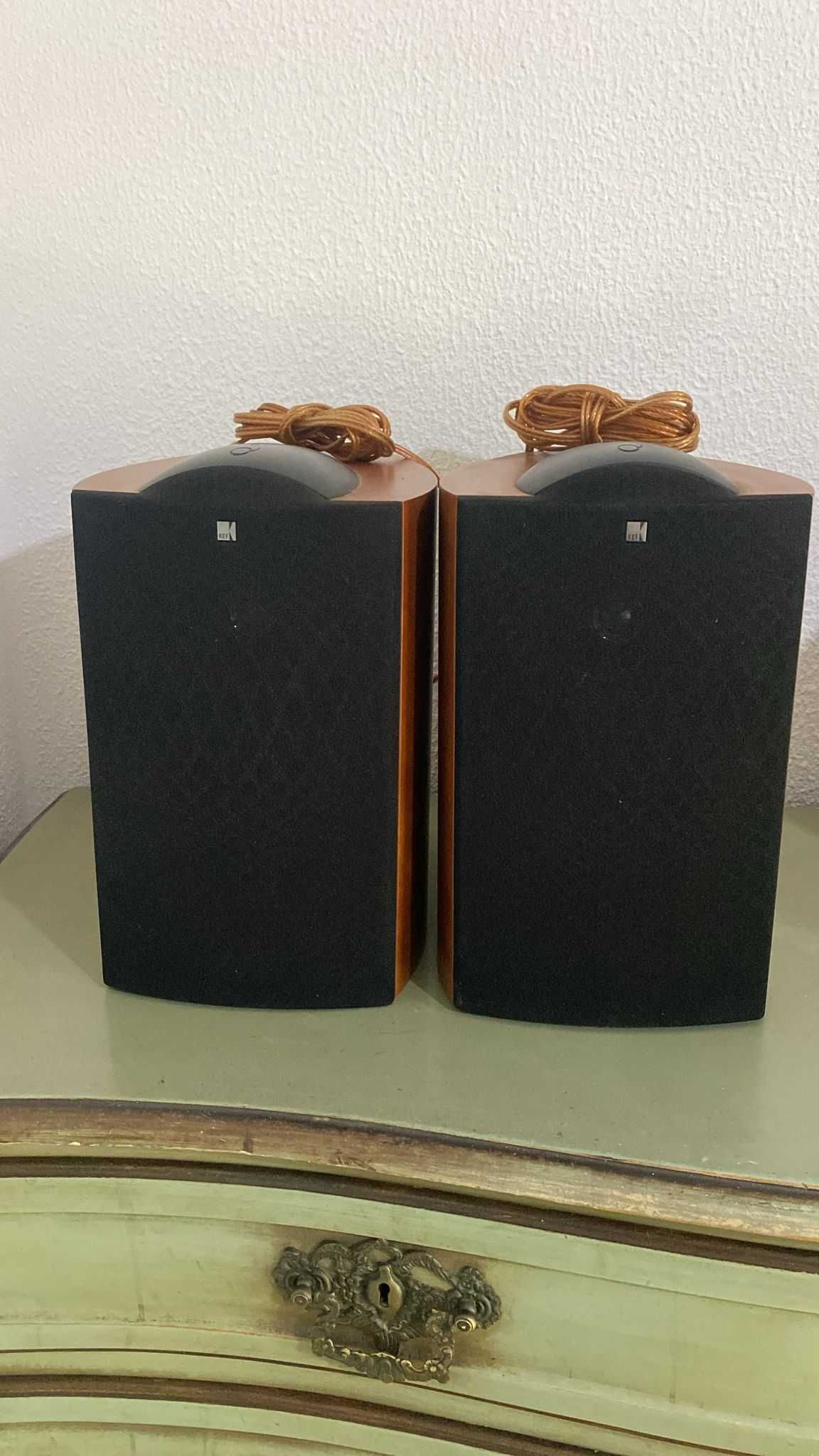 Colunas KEF Q-Series Q1 Profissional Premium Sound