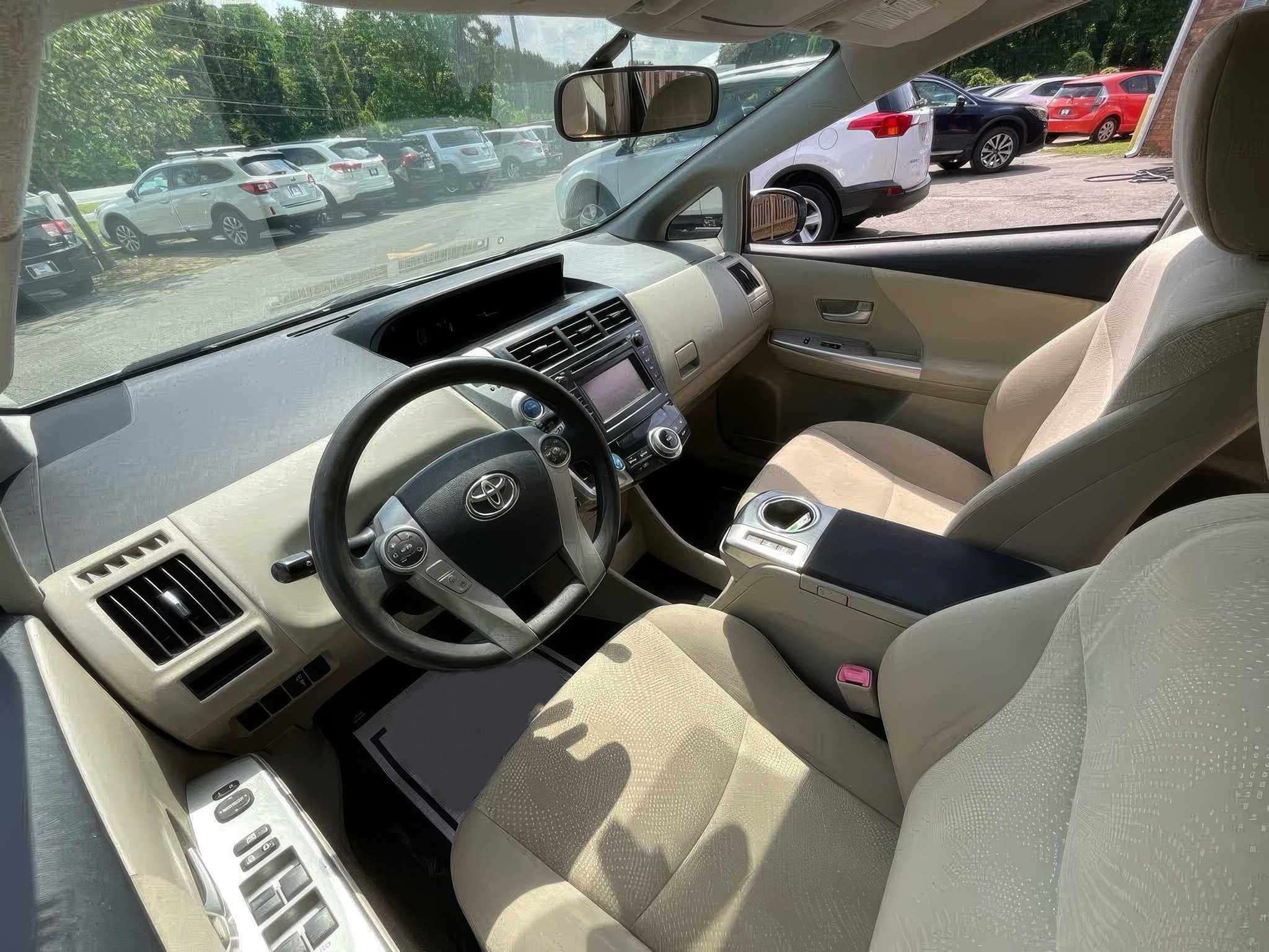 2014 Toyota Prius v Two
