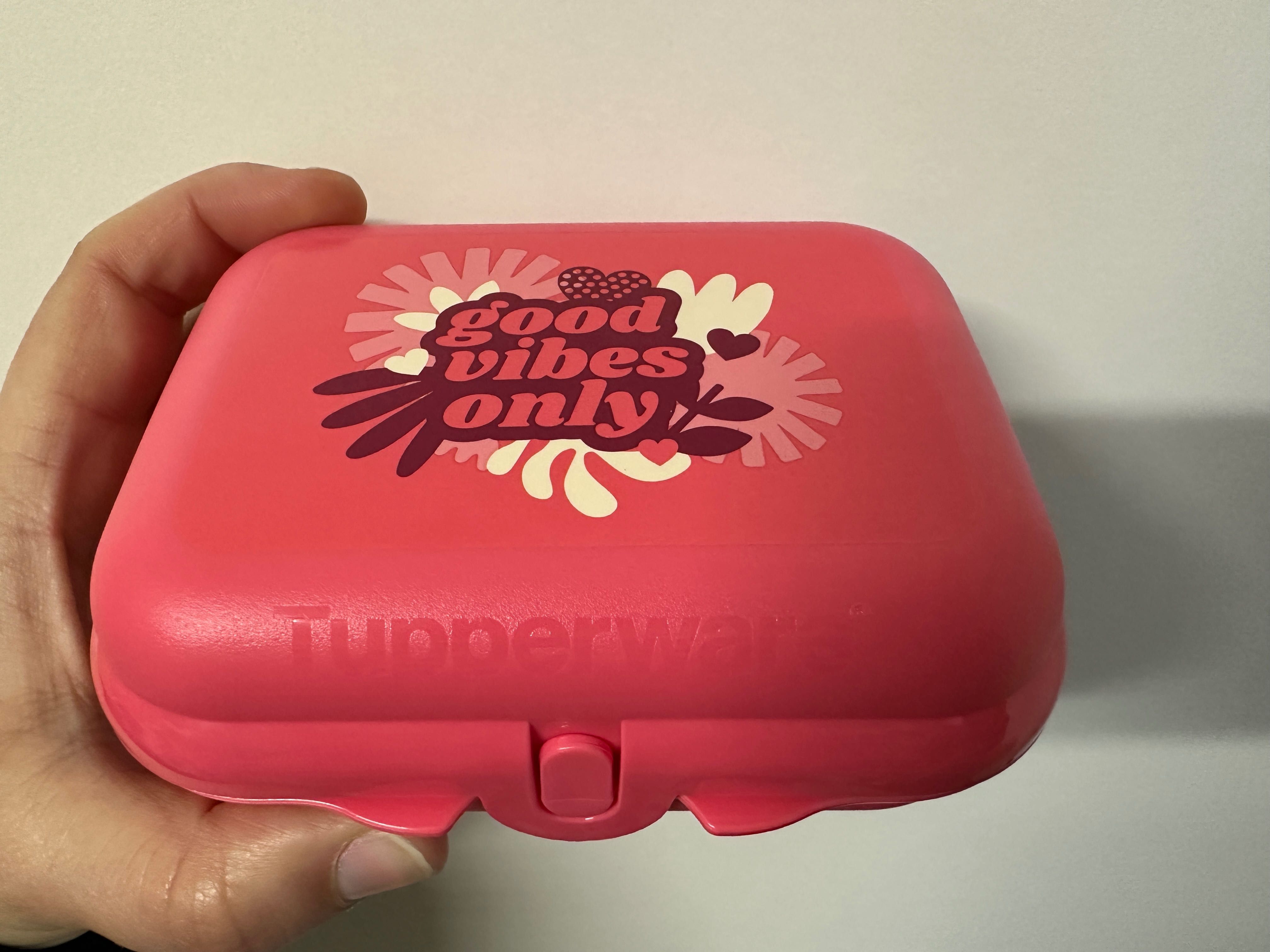 Ostra Média Tupperware