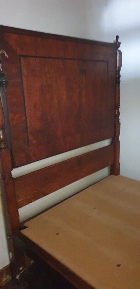 Cama muito antiga