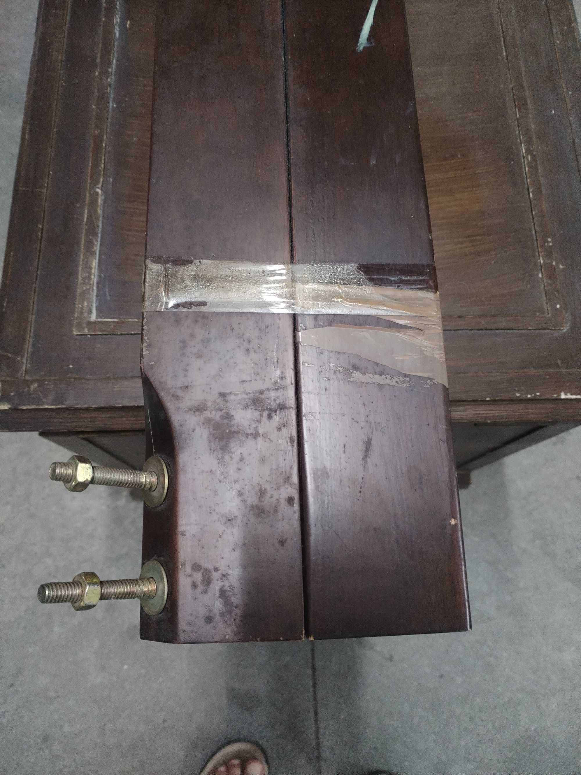 Mesa Rustica Para Varias Aplicações