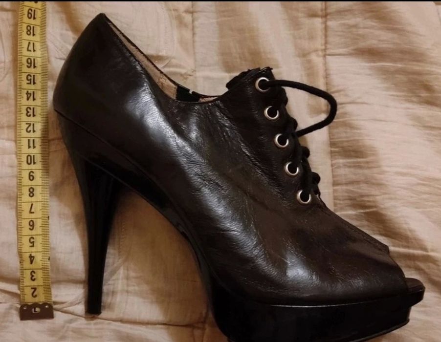 Skórzane szpilki Michael Kors 37.5, burleska