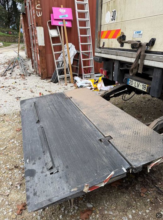 Plataforma elevatória de camiao dobrável