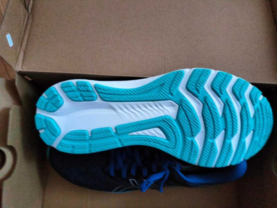 Nowe buty Asics GT-2000