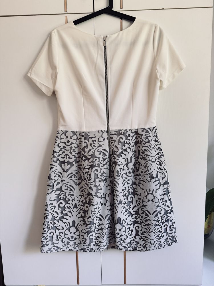 Sukienka mini elegancka wzorzysta 42 XL Ette Lou