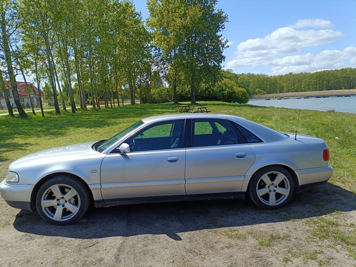 AUDI A8 D2 2.8 V6 193 KM 2001 r.