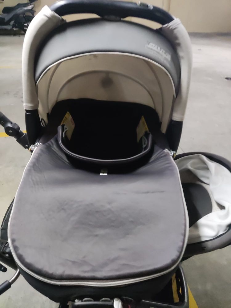 Carrinho de passeio e baby cook