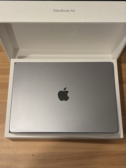 Laptop Apple MacBook Air 2023 15,3" M2 8GB RAM 256GB SSD HUB USB 11w1