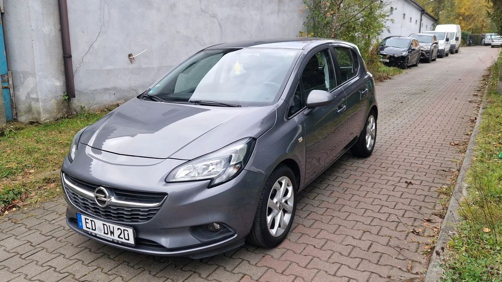 Opel Corsa 1.4 benzyna super stan klimatyzacja mały przebieg