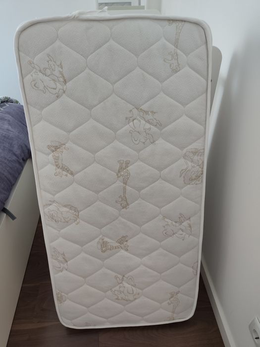 Cama de Grades/Berço Trama Galáxia - Ofereço colchão e edredon