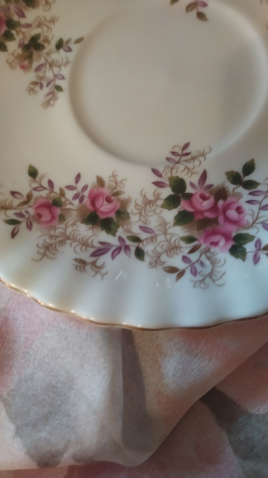 Talerzyk biel kwiaty porcelana Royal Albert Anglia