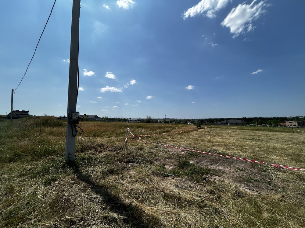 Продам земельну ділянку в с. Братське