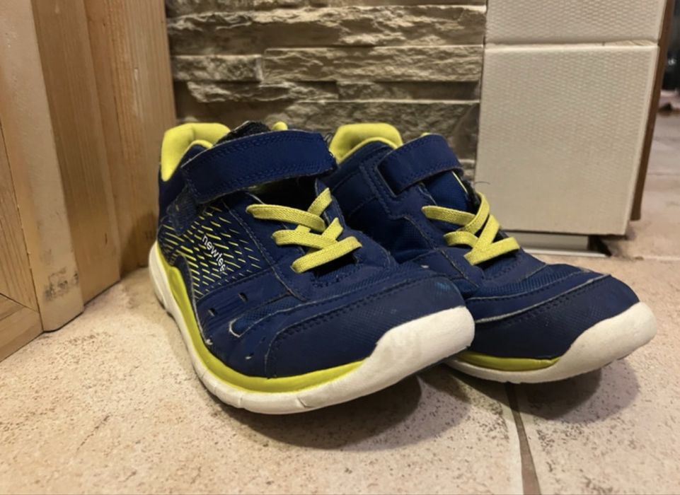 Biebiesko zolte buty dzieciece Decathlon