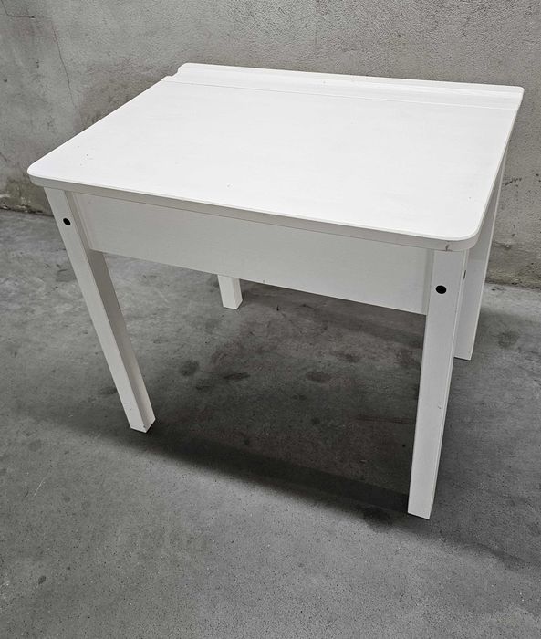 Stolik z szufladą IKEA SUNDVIK w bardzo dobrym stanie 60x45cm