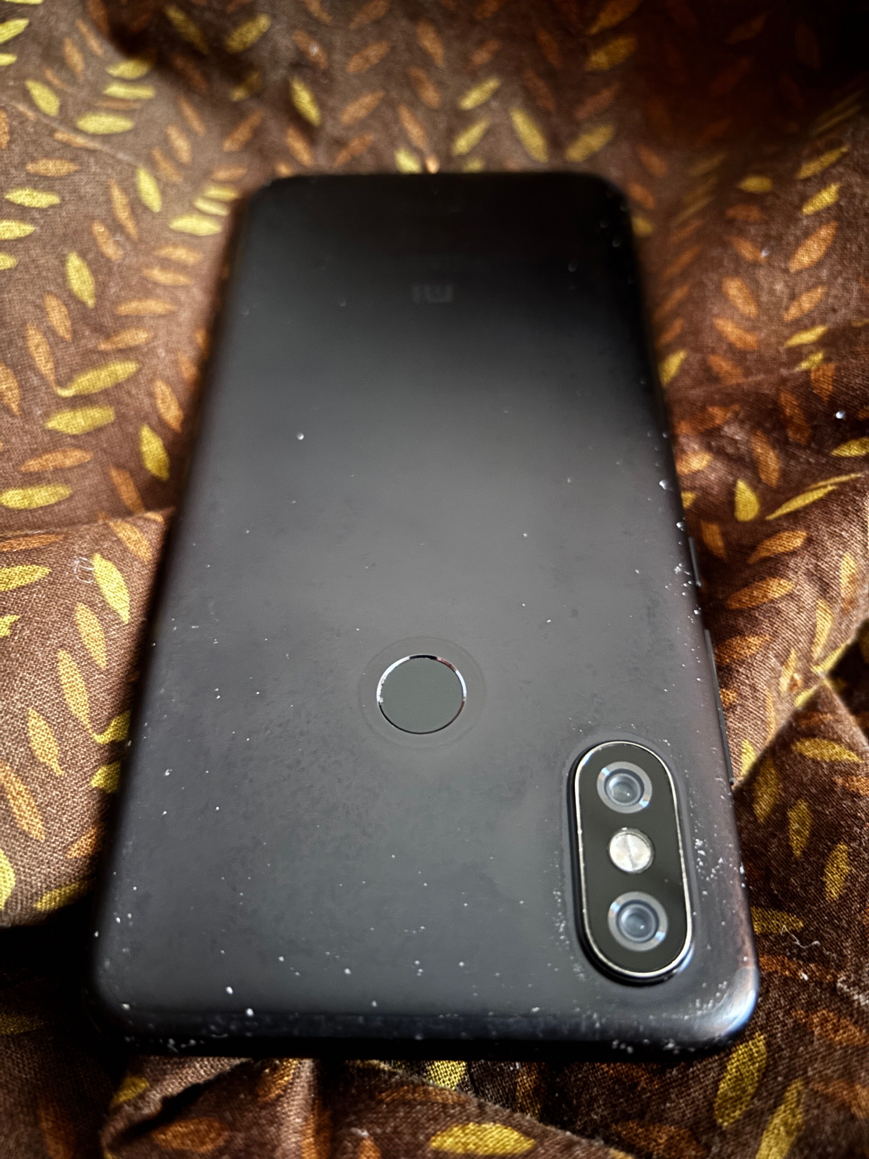 Xiaomi Mi A2 4/64 (Android One) – повністю робочий, є нюанси по екрану