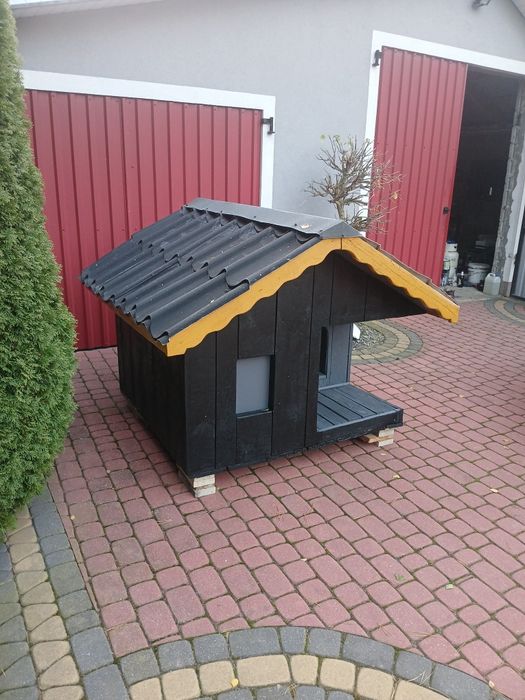 Buda dla psa z tarasem - duża