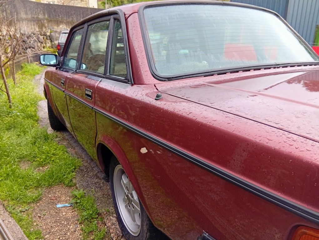 Volvo 244 turbo redblock