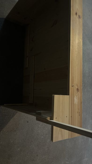 Bancada de madeira para sessões fotográficas ou festas