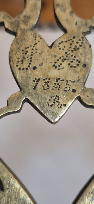 Sygnowana mosiężna podstawka pod żelazko XIX wiek 1855 rok T36