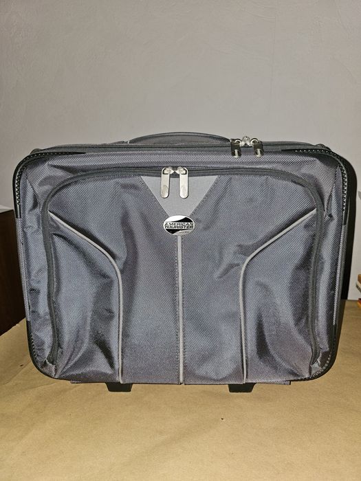 Продам  сумку-чемодан American touristerr