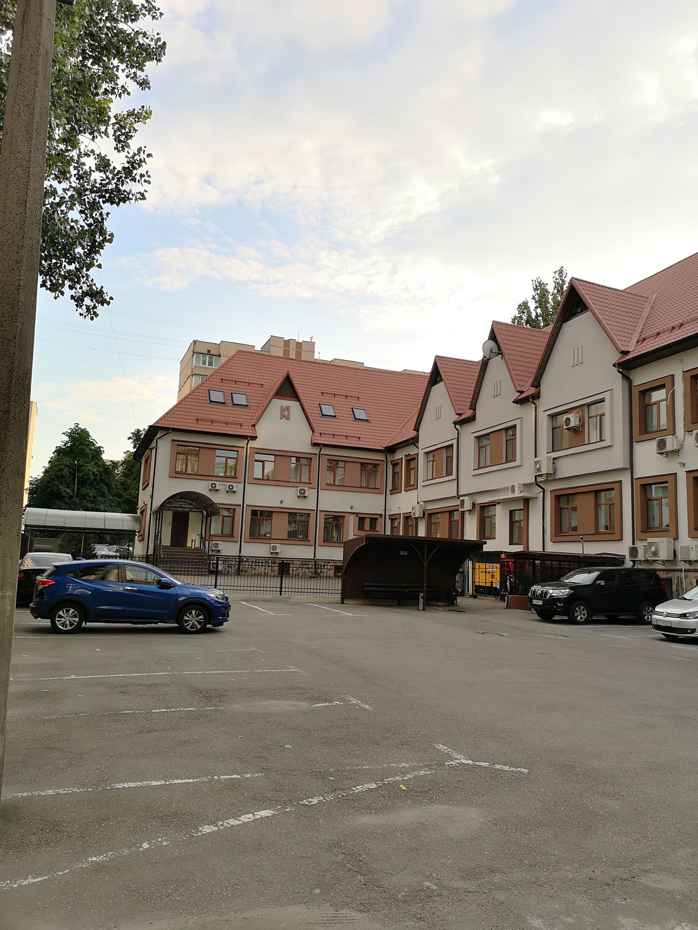 автономный офис, своя парковка, на Соломенке ул. М. Кривоноса